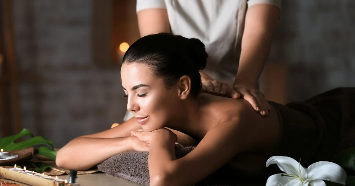 Masaż tajski – na czym polega ten rytuał