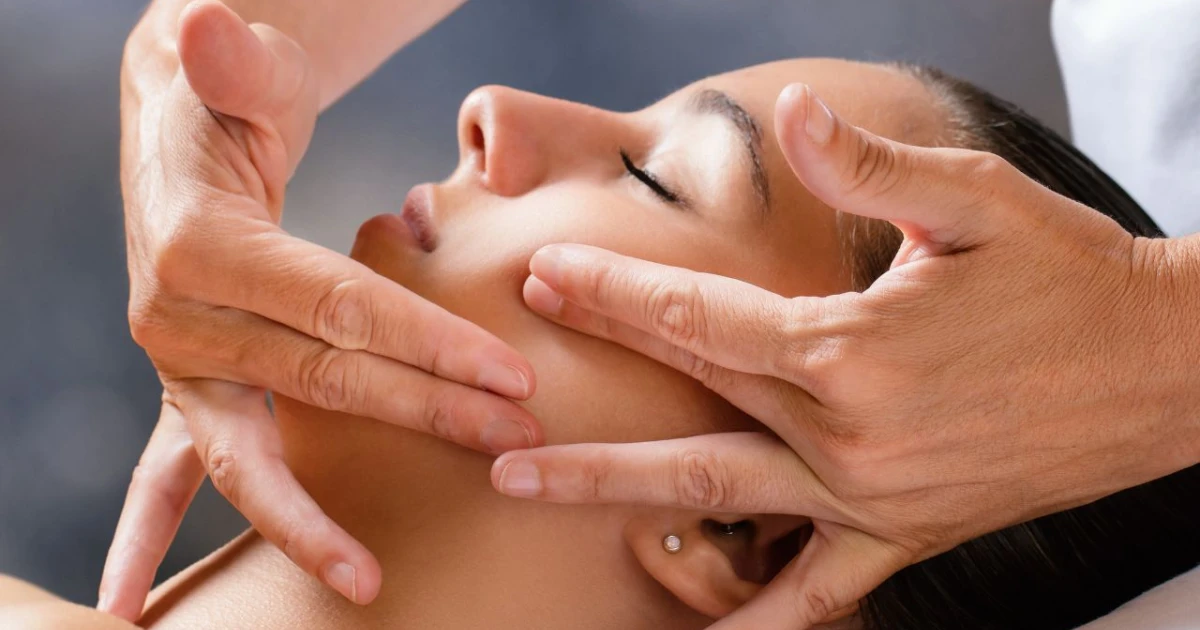 Masaż twarzy Kobido – co to Na czym polega